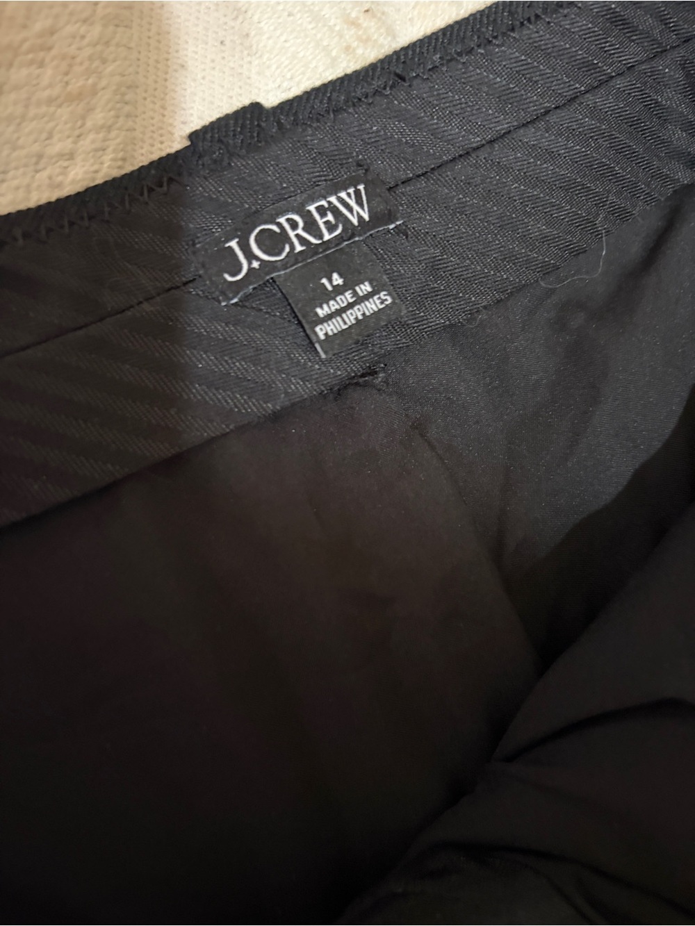 Like new size 14 women’s J Crew Black Tailored Pleated linen blend Shorts. - Picture 7 of 12